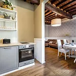 Florentine Experience In Santa Croce