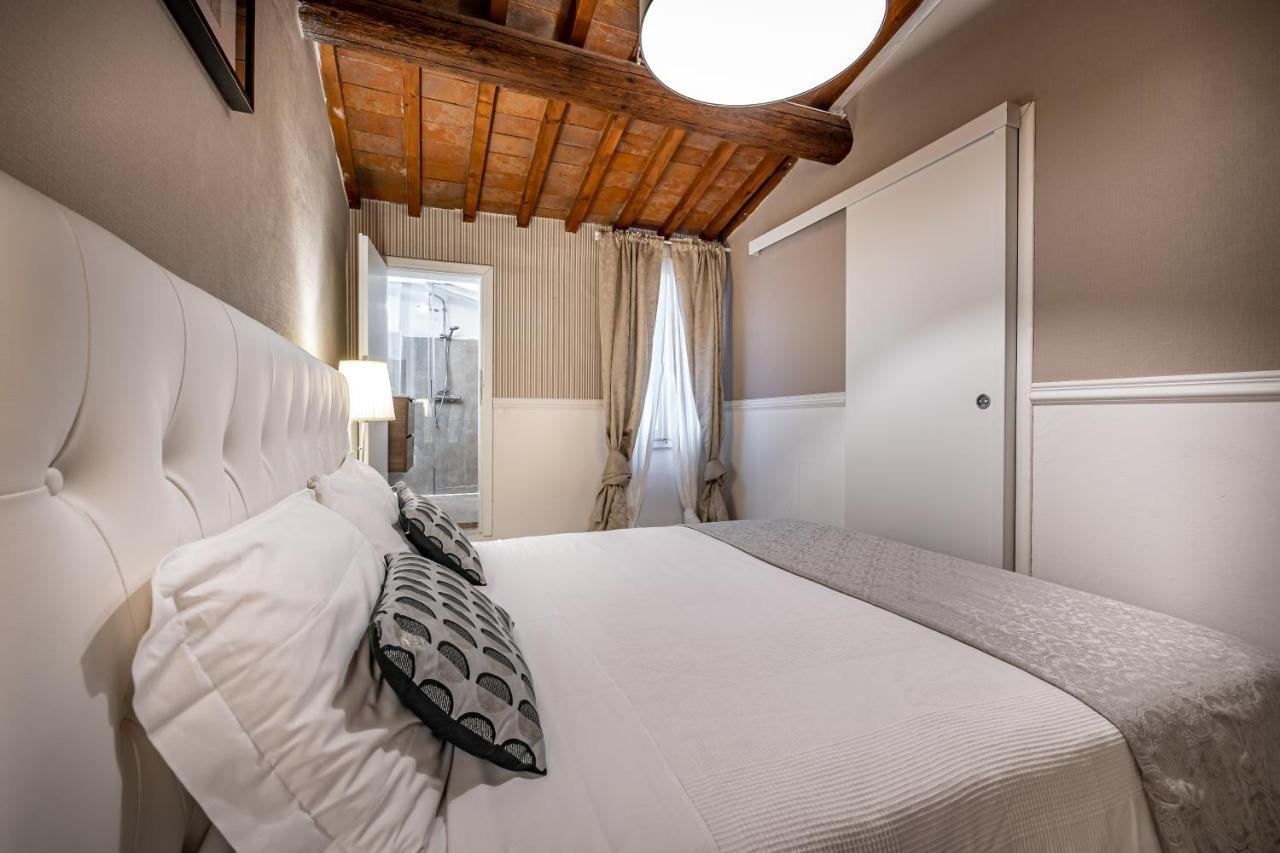 Florentine Experience In Santa Croce *